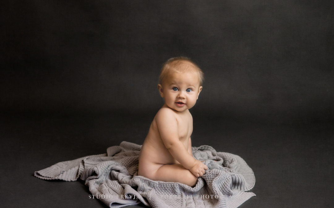 With Baby in Focus – San Diego Baby Photographer