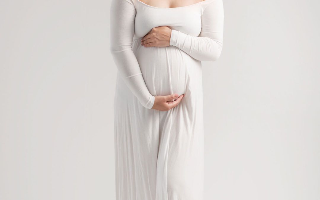 What is a maternity session? And when do I schedule it?