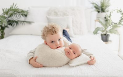 Sibling Newborn Poses Tips and Tricks: How to safely pose newborns with their siblings