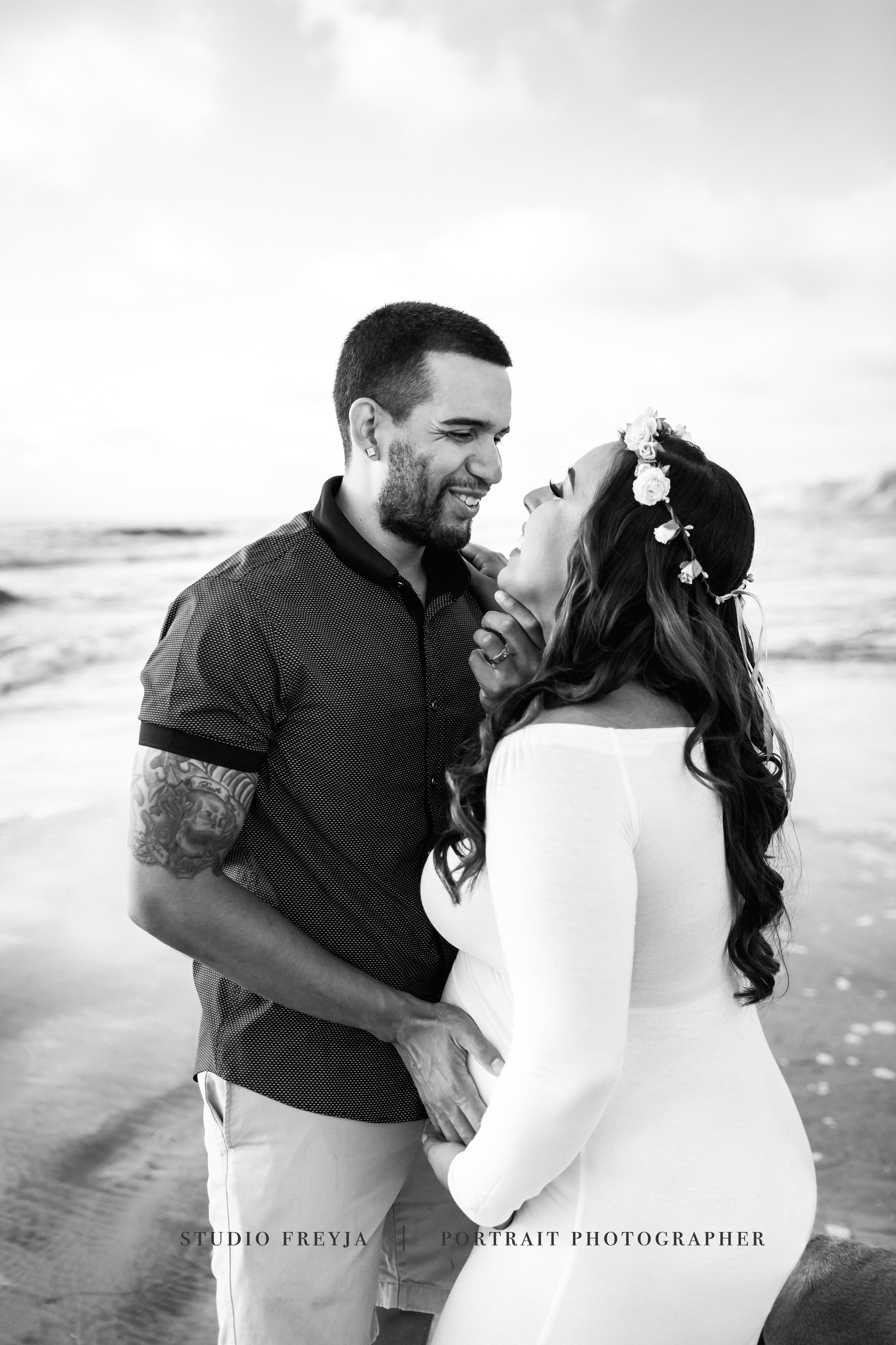 Black and White Maternity Beach Session