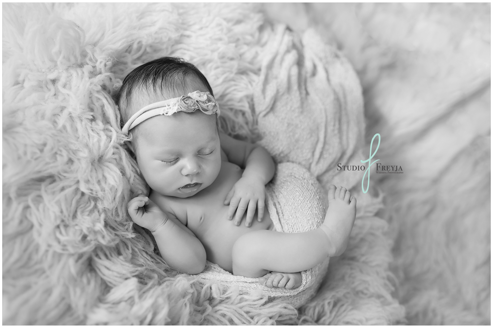 Black and White newborn image from Ava's Newborn Session
