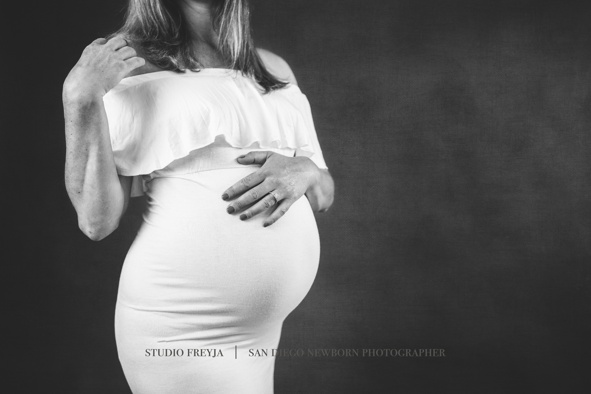 Kim L Maternity Pictures Copyright Studio Freyja (12 of 34).jpg