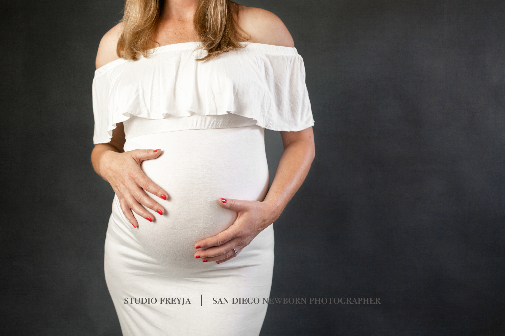 Kim L Maternity Pictures Copyright Studio Freyja (16 of 34).jpg