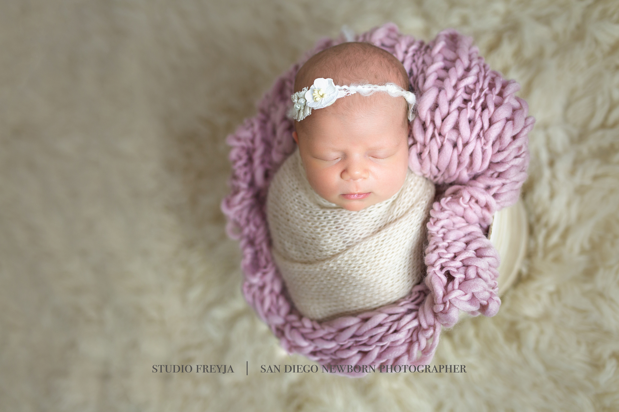 Logan Newborn Pictures Copyright Studio Freyja (3 of 7).jpg