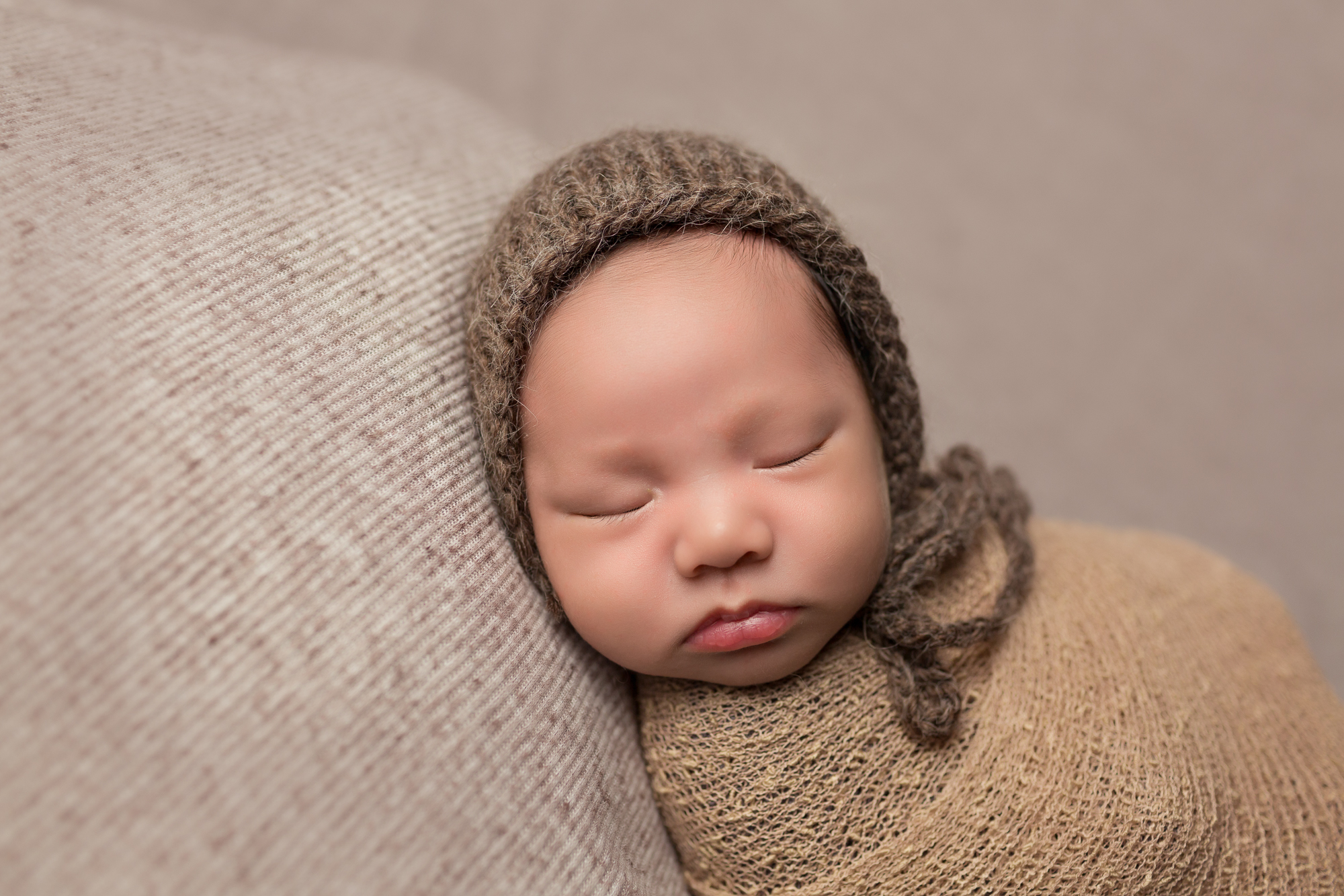 Newborn Photographer in San Diego captures beautiful infant pictures