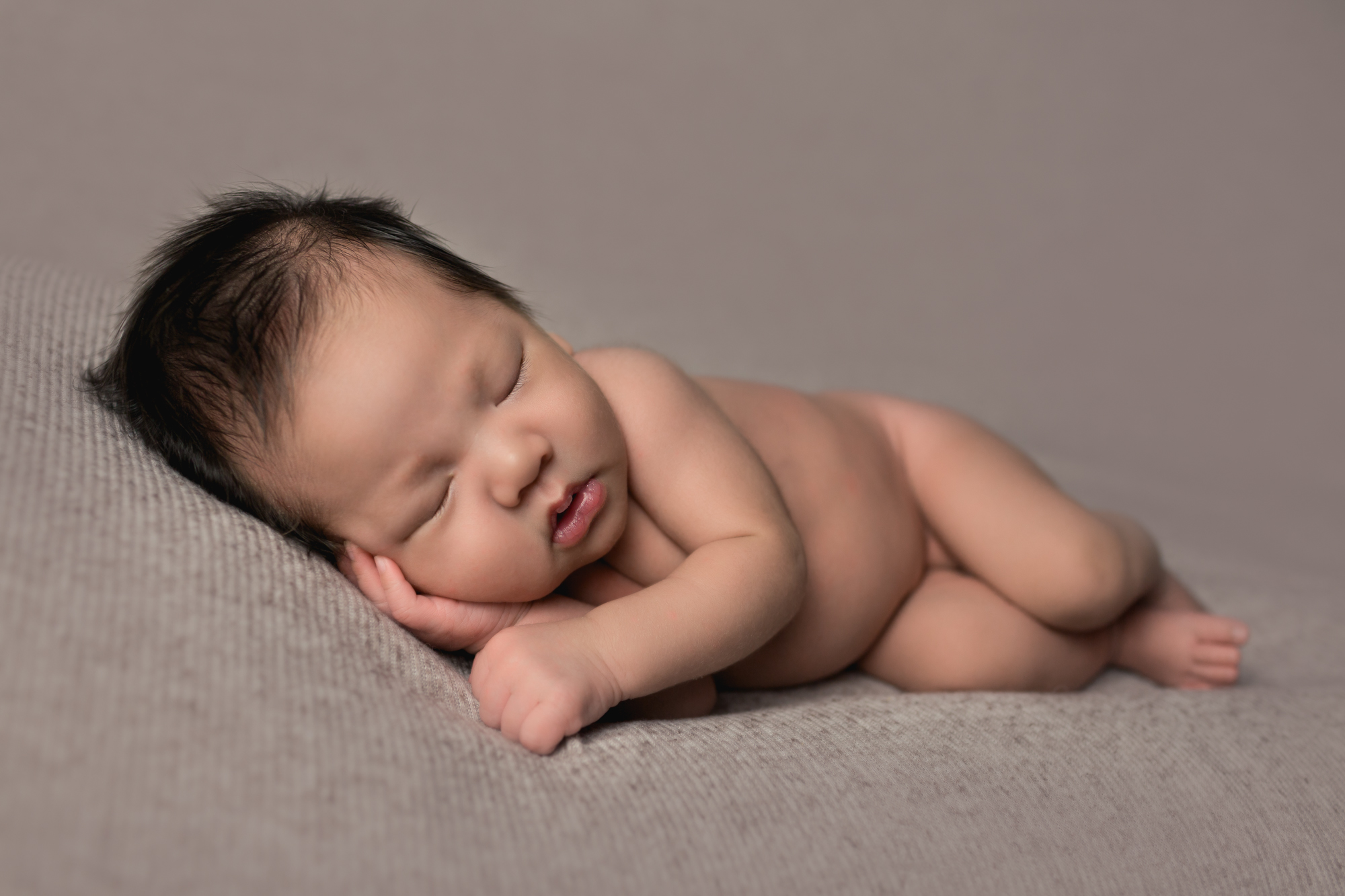 Baby Photographer in San Diego captures beautiful infant pictures