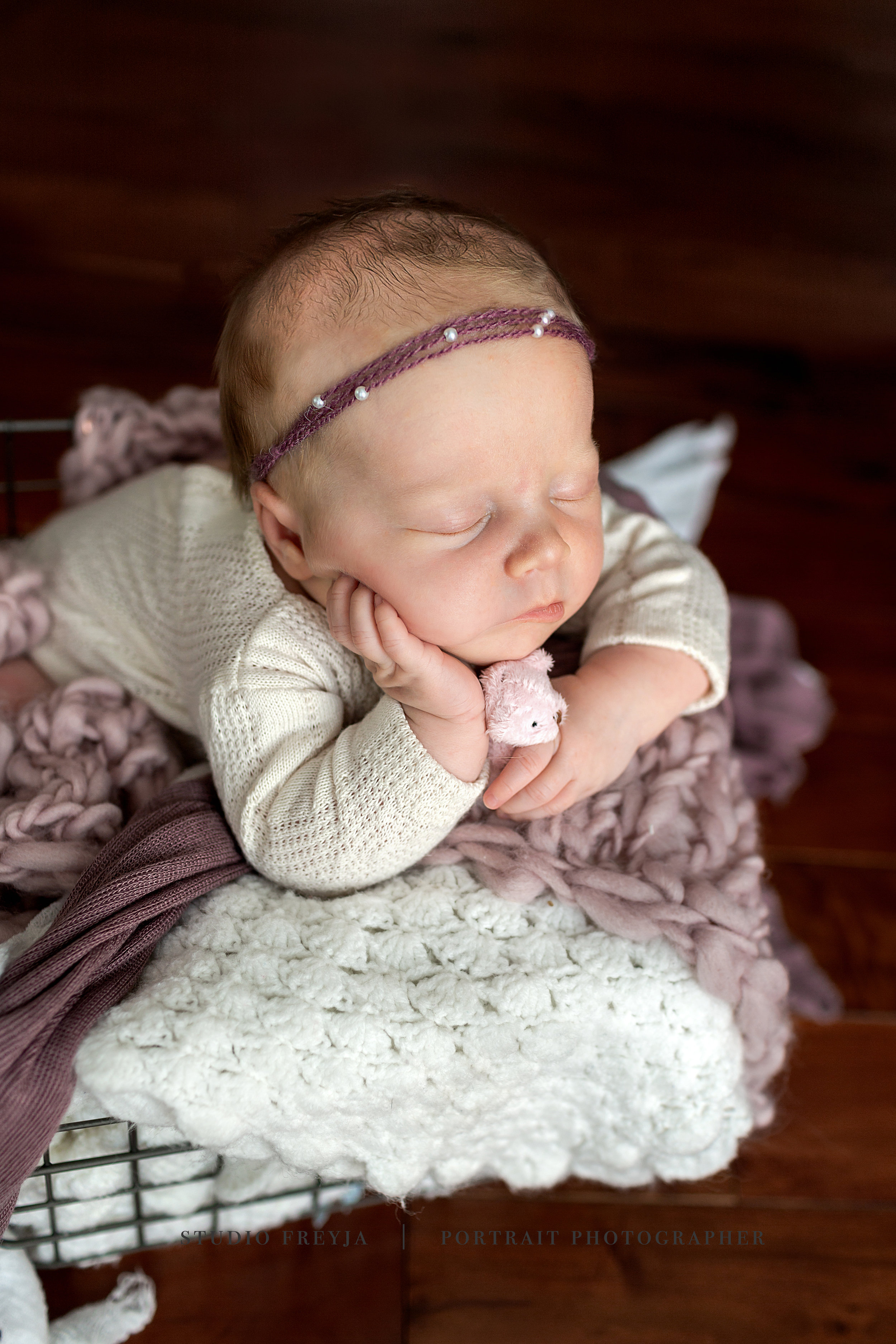 Vivan Newborn Session Copyright Studio Freyja-17.jpg