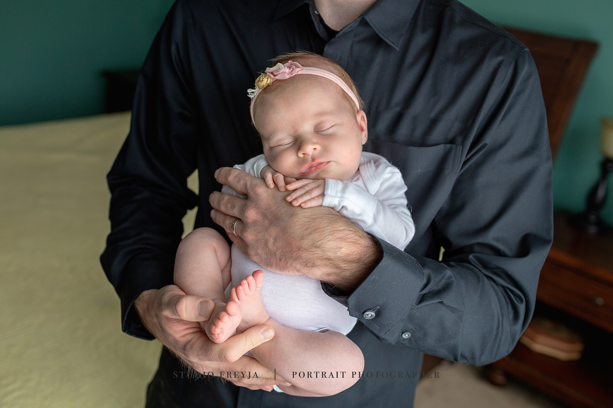 Vivan Newborn Session Copyright Studio Freyja-55.jpg