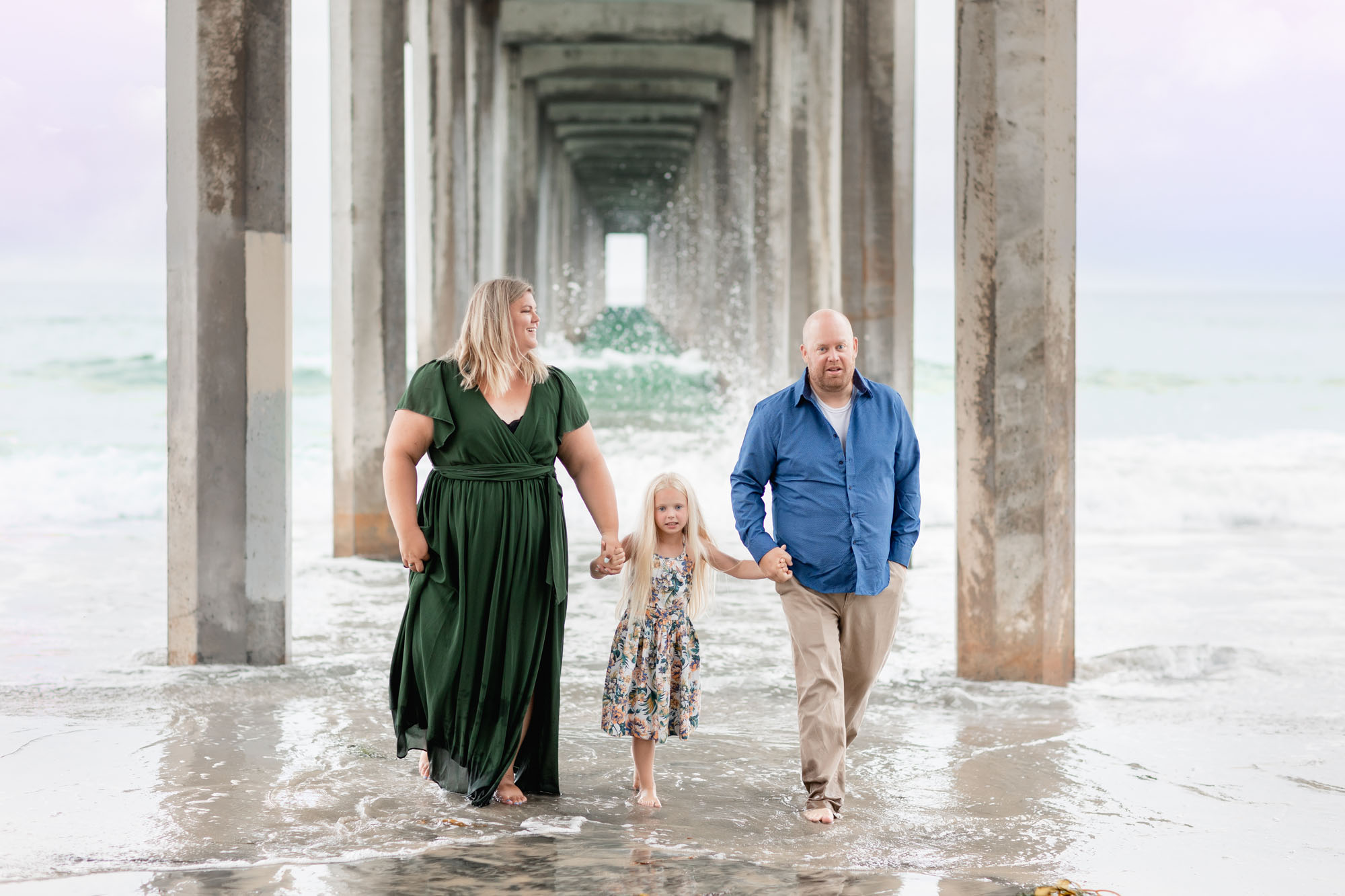 La Jolla Scripps Pier Sunset Family Photos with vacationing family by San Diego Family Photographer