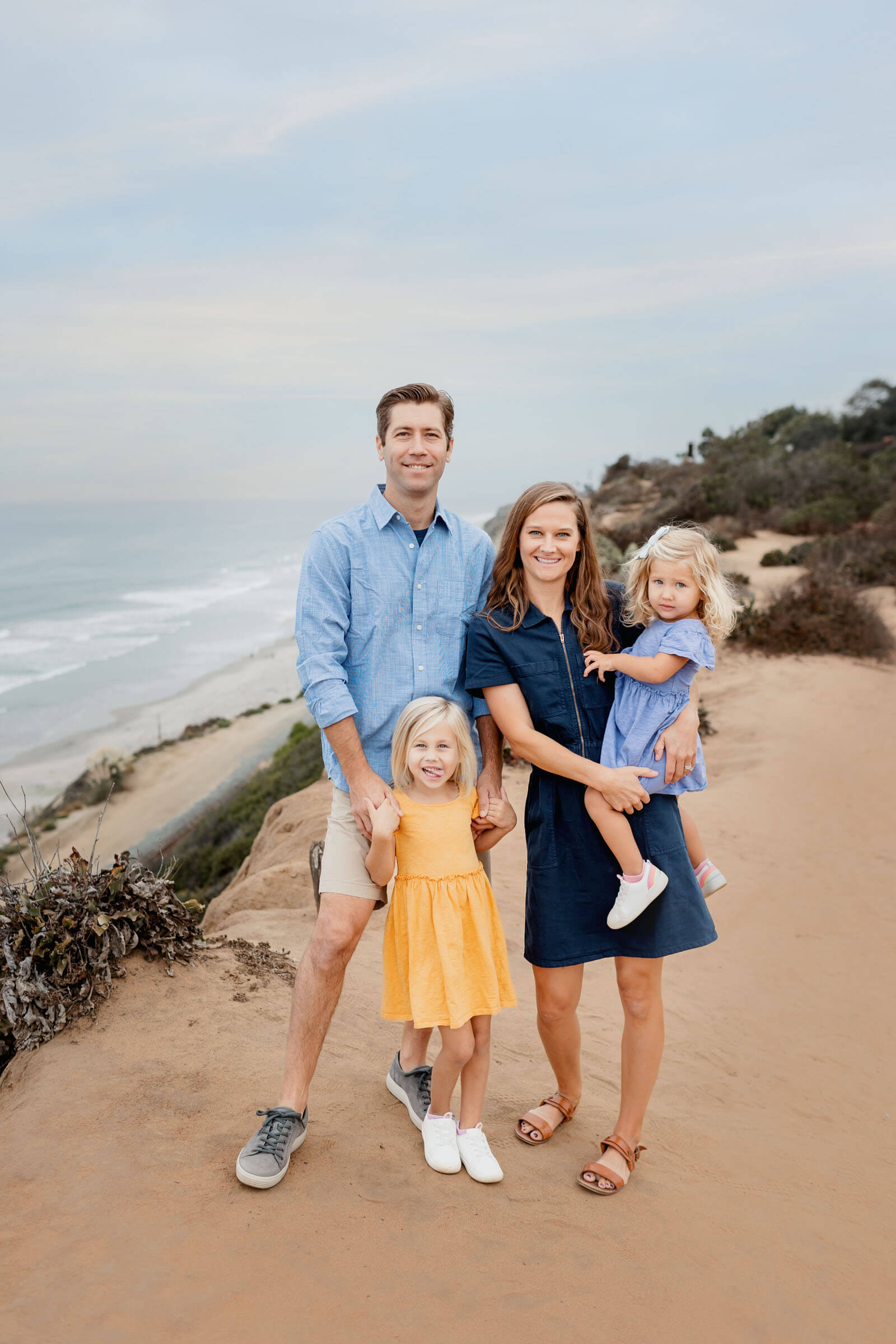 Stunning Family Pictures of 4 at Torrey Pines Sunset Seat