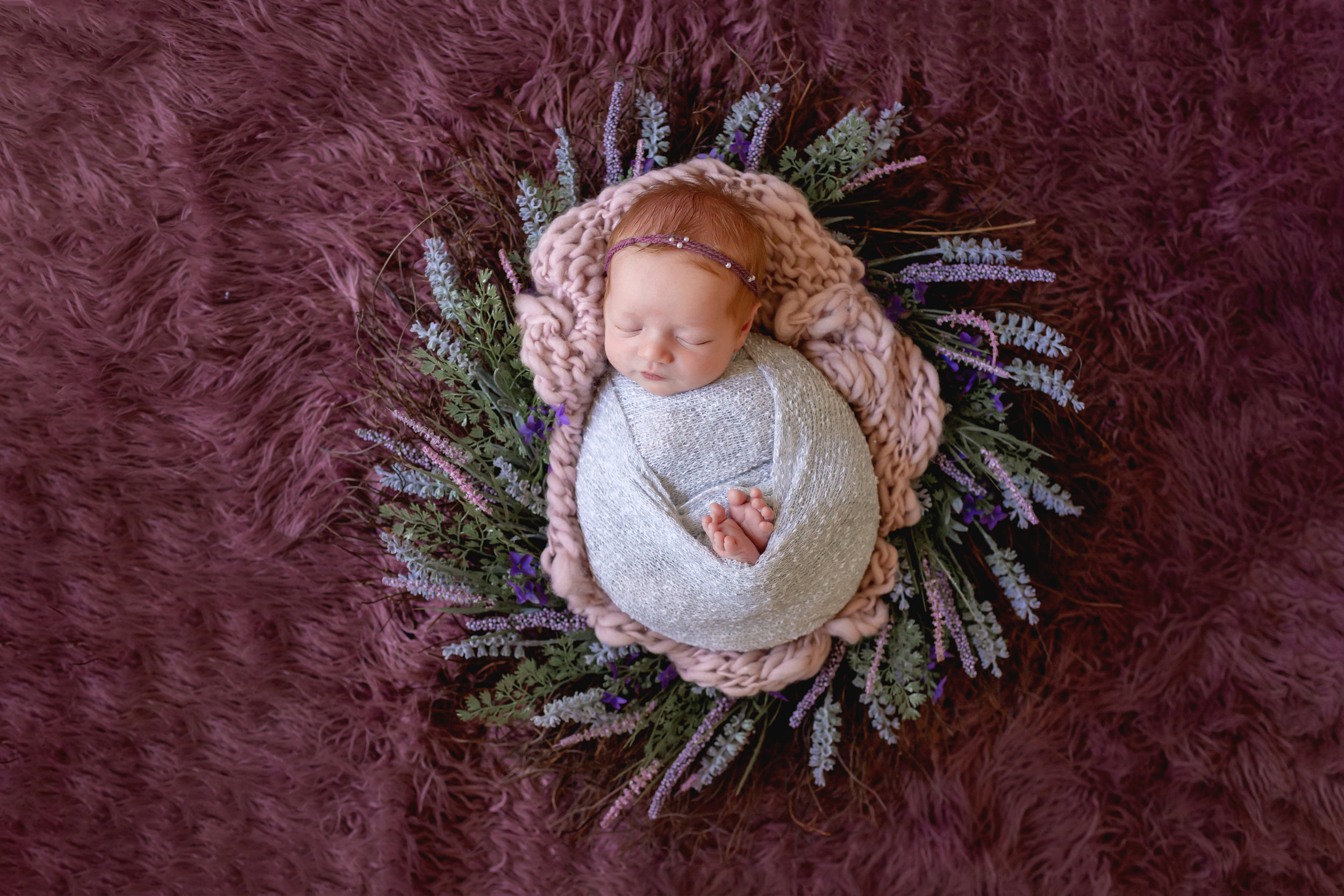 The right newborn photographer will be able to give you timeless and gorgeous newborn pictures of your infant that you’ll treasure for years to come.