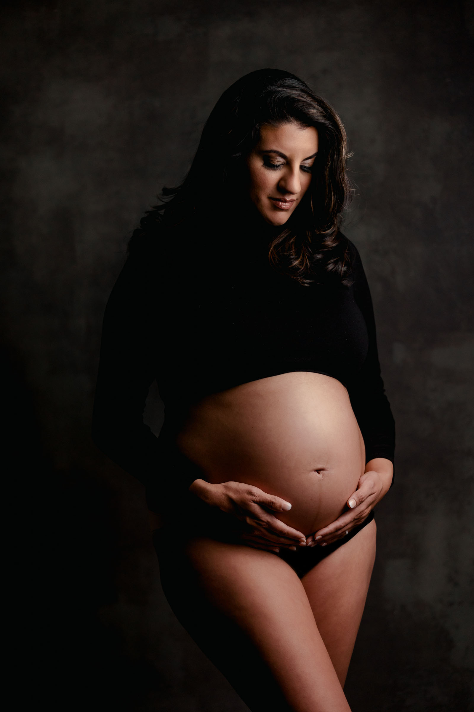 When to Take Maternity Photos in Minnesota